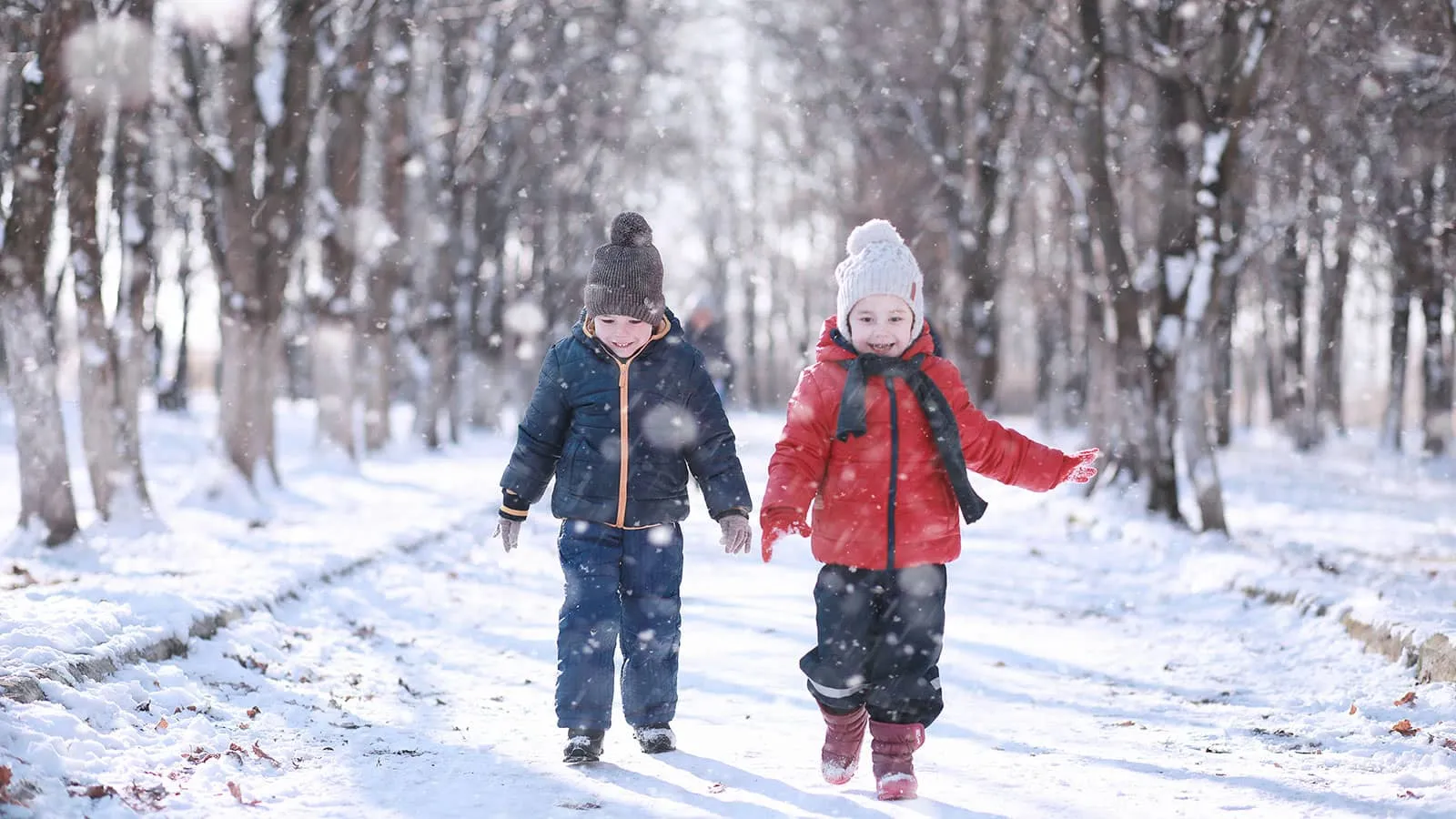 保育園で楽しめる冬の自然遊びアイデア12選！寒い季節の遊びのねらいや注意点
